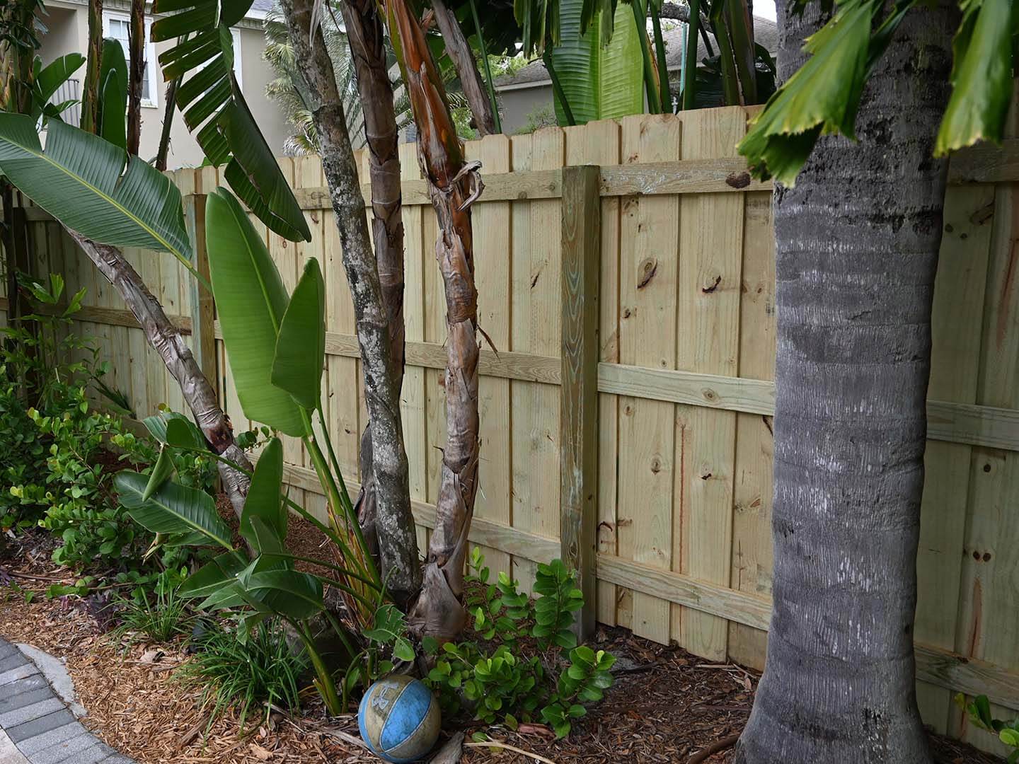 Wood fences in Tampa Florida are high-quality