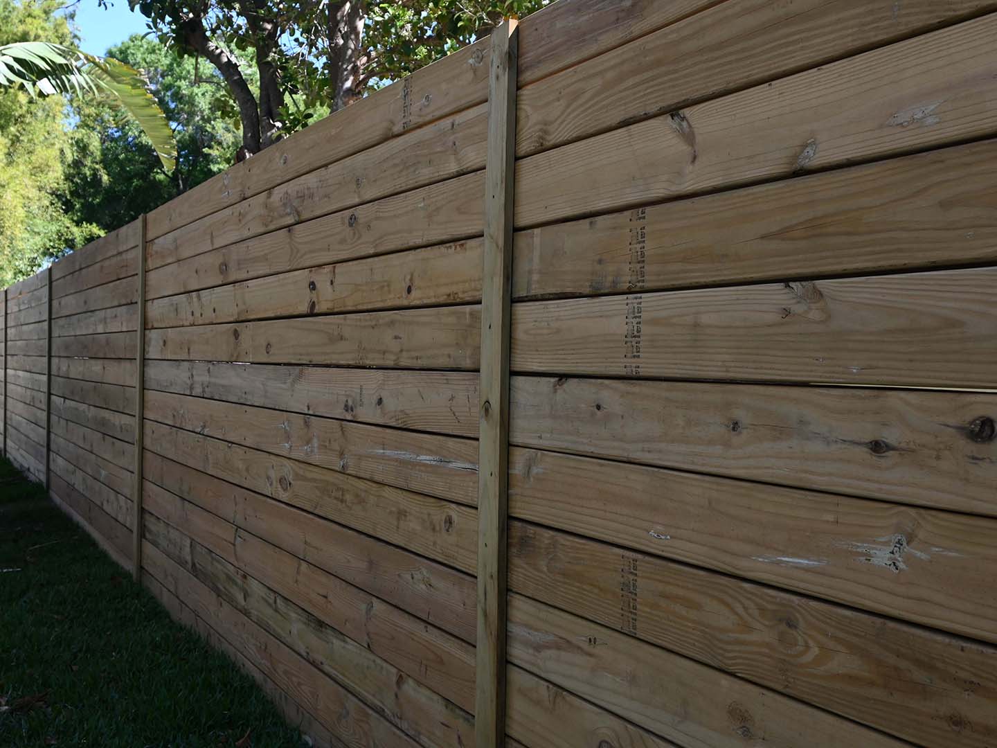 Tampa Florida Horizontal wood fence contractor